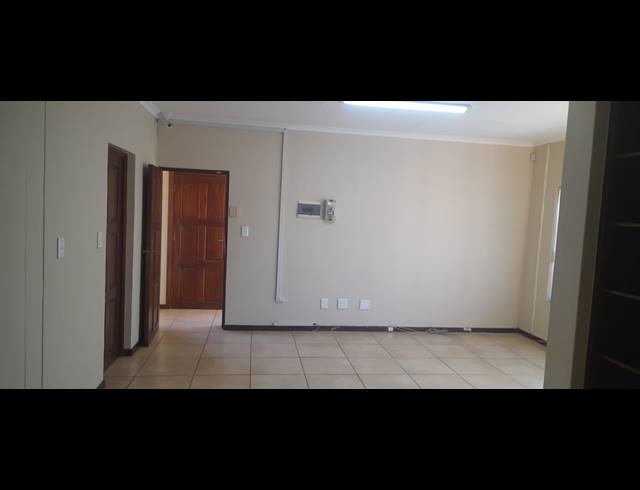 65M² OFFICE TO LET IN KENLEAF